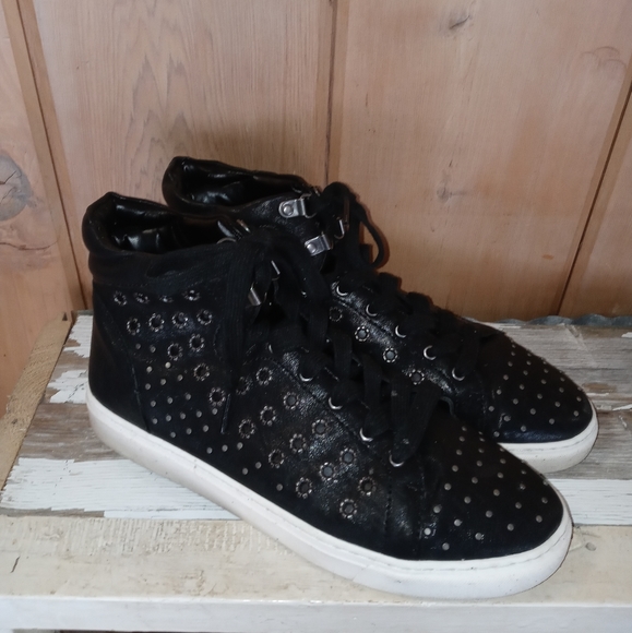 Vince Camuto Women's Black Sneaker 8M - Picture 9 of 10